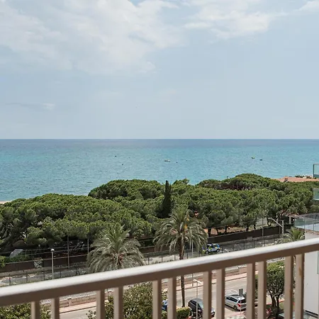 Sea View Apartment *